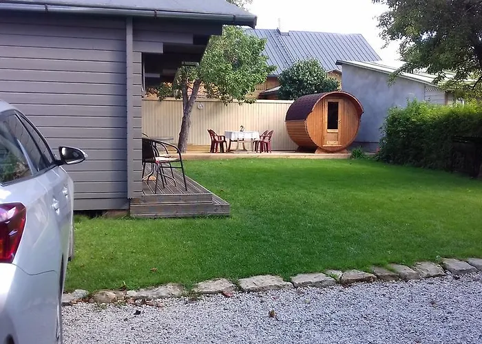 Reta Puhkemajad * Hapsal